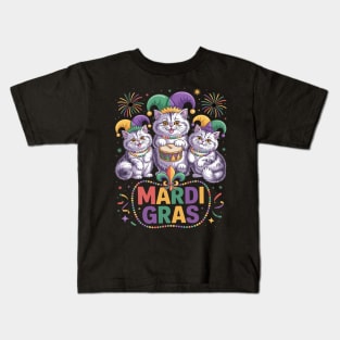 Mardi Gras Three Cute British Longhair Cats Masked Beads Kids T-Shirt
